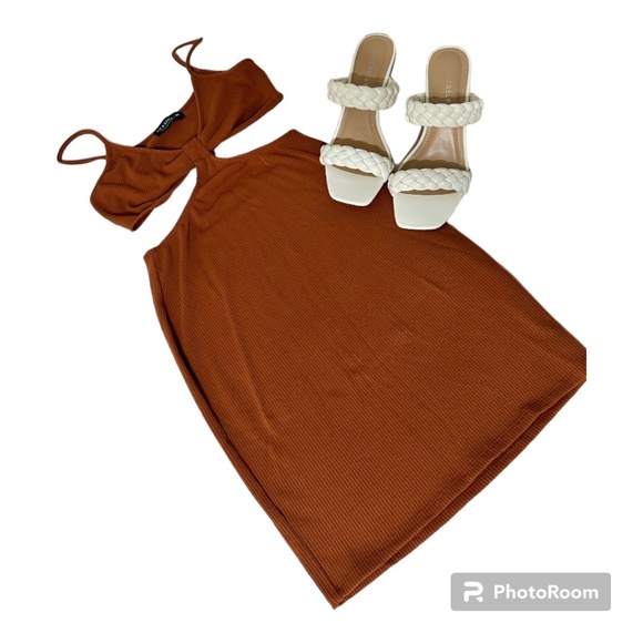 Caramelo Ribbed Dress - Picture 2 of 3